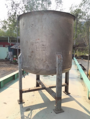 ขายถังสแตนเลส 2,500 ลิตรสภาพสวย พร้อมใช้งาน