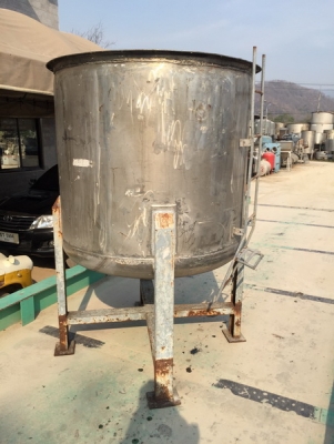 ขายถังสแตนเลส 2,500 ลิตรสภาพสวย พร้อมใช้งาน