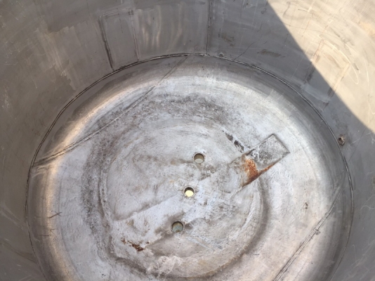 ขายถังสแตนเลส 2,500 ลิตรสภาพสวย พร้อมใช้งาน