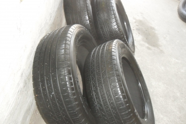 ยาง MICHELIN 225/65R17ปี13 สวยๆ 4 เส้น ราคา 3000 บาท ยาง MICHELIN 225/65R17ปี13 สวยๆ 4 เส้น ราคา 3000 บาท