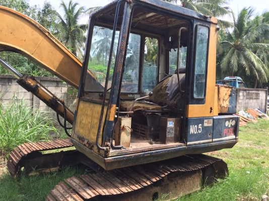 รถขุด PC60-5  ขายตามสภาพ..รถเดิมๆ เครื่องไม่ค่อยดี มีเสียงดัง..