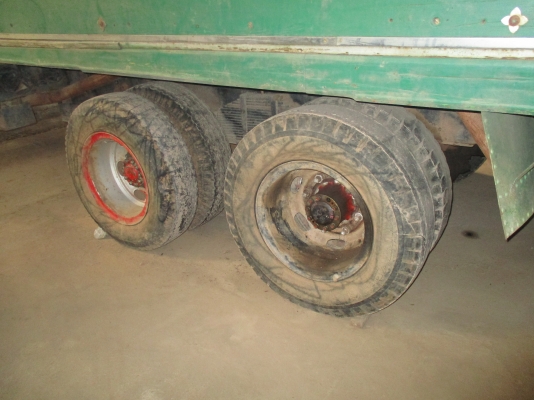 รถยนต์ 12 ล้อ ดั้ม 6สูบ 168 แรง