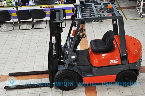 ขายรถโฟล์คลิฟท์มือสอง TOYOTA รุ่น 6FD25-15288 ราคา xxx,xxx บาท นำเข้าจากประเทศญี่ปุ่น 100\% ไม่เคยใช้งานในไทย