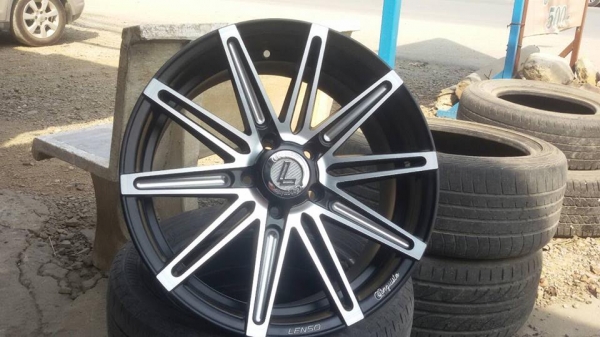 ขายล้อแม็กมือ2 lenso cq8 18"  สนใจติดต่อ ตาเล็ก ล้อและยาง 081-3747940