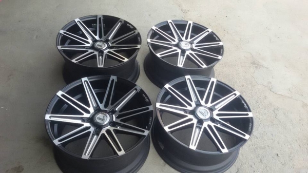 ขายล้อแม็กมือ2 lenso cq8 18"  สนใจติดต่อ ตาเล็ก ล้อและยาง 081-3747940