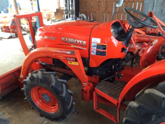 ขายKubota L3608 อุปกรณ์3ชิ้น ทำงาน877ชม. ราคา290000 ทะเบียนพร้อมโอน