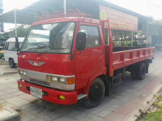 ขายรถบรรทุก6ล้อกลาง พร้อมใช้งาน รถห้างแท้ เอกสารครบ เครื่องดีสนใจสอบถามใด้