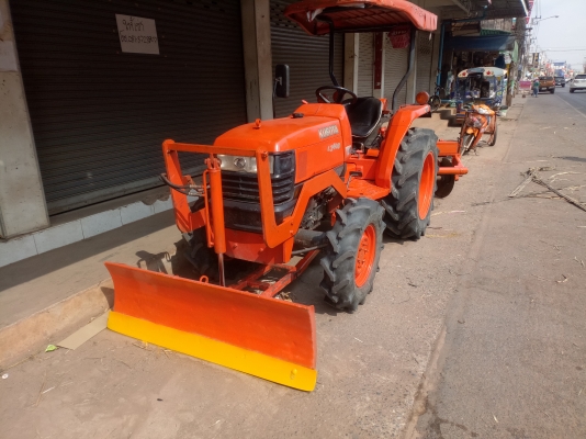 รถไถ คูโบต้า34แรง ราคาต่อรองได้คับ