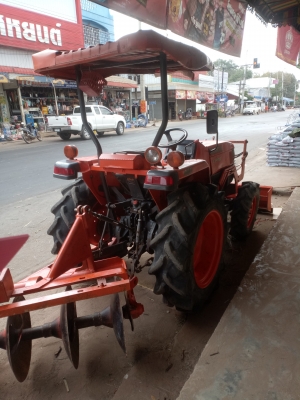 รถไถ คูโบต้า34แรง ราคาต่อรองได้คับ