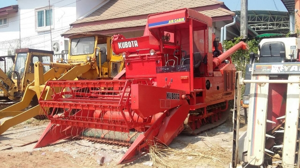 ขายรถเกี่ยวข้าว KUBOTA  AX60