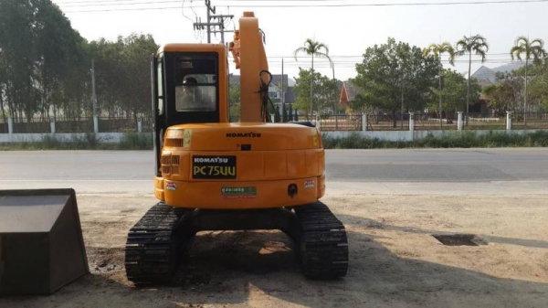 ขาย! รถขุดแบ็คโฮ โคมัสสุ pc75-3 มีลายหัวเจาะ เอกสารอินวอยครบ ทำสีเรียบร้อย ราคา 650,000 บาท ขาย! รถขุดแบ็คโฮ โคมัสสุ pc75-3 มีลายหัวเจาะ เอกสารอินวอยครบ ทำสีเรียบร้อย ราคา 650,000 บาท