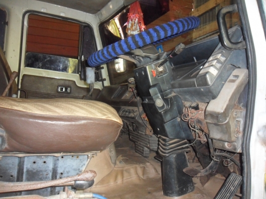 ขาย..ด่วนๆๆๆ ครับ  อีซูสุ ร็อคใหญ่ 10 ล้อ ดั้ม 2 เพลา ลากข้าวได้ ดินได้ ติดต่อ ช่างหมึก 087-5262494 และ 094-7452226ต่อรองได้