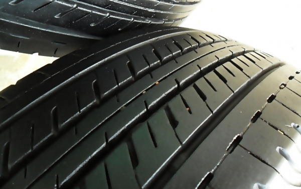 ยางกระบะ15  บริดสโตน205-70-R15ลงพื้นปี14 (4เส้น3,500)