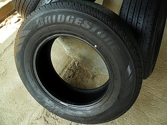 ยางกระบะ15  บริดสโตน205-70-R15ลงพื้นปี14 (4เส้น3,500)