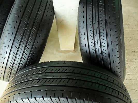 ยางกระบะ15  บริดสโตน205-70-R15ลงพื้นปี14 (4เส้น3,500)