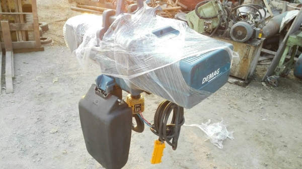 Sell>> รอกโซ่ไฟฟ้า ‪#&lrm;DEMAG‬ Made in Germany ขนาด 1.6 ตัน ไฟ 380V. สภาพ 95\% นางฟ้ามาโปรด รีโมท ตะขอ กล่องโซ่ ใหม่กริ้บ