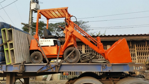 ขายด่วน รถตัก TOYOTA 4SGตัก1.2ตัน1.2คิวยกสูง3เมตรรถนอกนำเข้ายังไม่เคยใช้งานในเมืองไทยเลยรุ่นใหม่