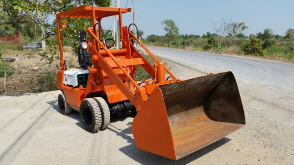 ขายด่วน รถตัก TOYOTA 4SGตัก1.2ตัน1.2คิวยกสูง3เมตรรถนอกนำเข้ายังไม่เคยใช้งานในเมืองไทยเลยรุ่นใหม่