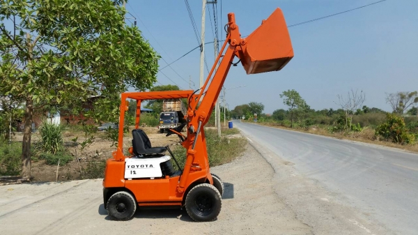 ขายด่วน รถตัก TOYOTA 4SGตัก1.2ตัน1.2คิวยกสูง3เมตรรถนอกนำเข้ายังไม่เคยใช้งานในเมืองไทยเลยรุ่นใหม่