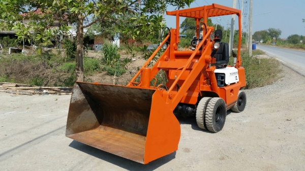 ขายด่วน รถตัก TOYOTA 4SGตัก1.2ตัน1.2คิวยกสูง3เมตรรถนอกนำเข้ายังไม่เคยใช้งานในเมืองไทยเลยรุ่นใหม่