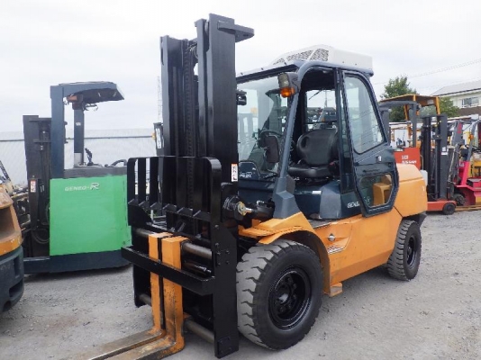 ต้องการขายรถโฟร์คลิฟท์สภาพดี 95-99\%