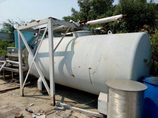 ถังน้ำ สภาพดี ไม่มีผุ ขนาด 5600 ลิตร ด้านในทาสีอีฟ็อกซี่อย่างดี ราคา 35,000