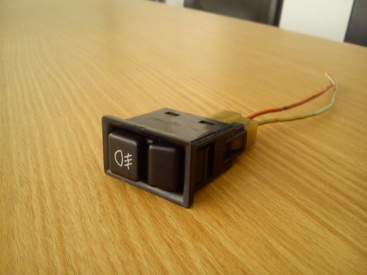 สวิตช์ ไฟตัดหมอก ของรถ TOYOTA แบบมีขอบด้านหน้า