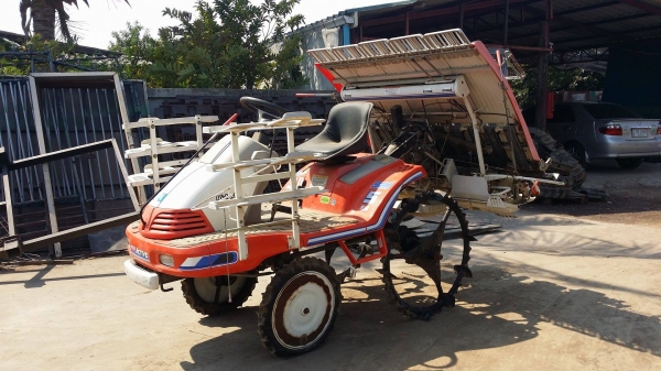 รถดำนานั่งขับ KUBOTA  รุ่น SPA5  เก่าญี่ปุ่น   ดำนา 5 แถว สภาพสวย