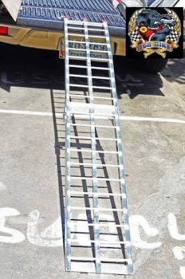 บันไดอลูมิเนียมยกรถใช้สำหรับนำมอเตอร์ไซค์ขึ้นรถกระบะเพียง 2,500บ. ปลีก-ส่ง