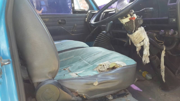 ขายด่วน หกล้อดั้ม ISUZU NRR เครื่อง 175แรง เครื่องดี คัชชีมีตำหนิ เอกสารพร้อมโอน