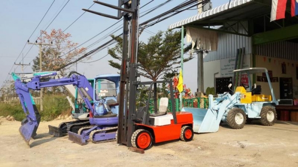 ขาย! รถโฟร์คลิฟ ดัสสัน 3 ตัน เสาสูง 4 เมตร เอกสารอินวอยครบ ทำสีเรียบร้อย พร้อมใช้งานทันที ราคา 280,000 บาท ขาย! รถโฟร์คลิฟ ดัสสัน 3 ตัน เสาสูง 4 เมตร เอกสารอินวอยครบ ทำสีเรียบร้อย พร้อมใช้งานทันที ราคา 280,000 บาท