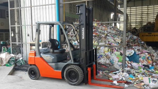 โพคลิฟโตโยต้า2ตันรุ่น8ดีเซลเกียร์ออโต้เสา4ม.239000ต่อรองได้