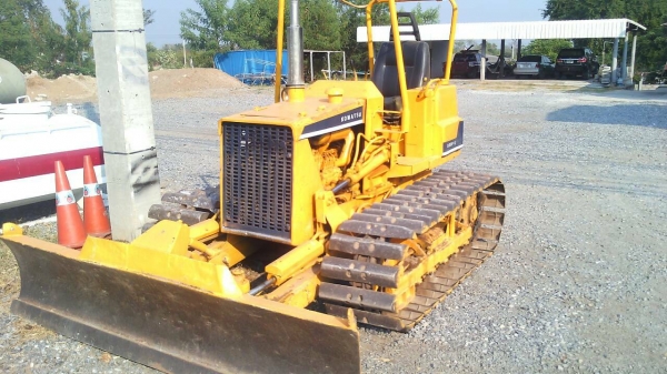 ขาย 185,000รถแทรคเตอร์ KOMATSU D20-5 สไลร์ 6 ทิศทาง เครื่องดีเกียร์แรงช่วงสวย 090-772-3710 090-772-3708