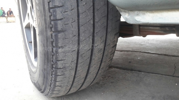 รถตู้  TOYOTA   ปีจดทะเบียน  2540  81 แรงม้า ใช้เชื้อเพลิง LPG สลับเบนซินได้ ทุกอย่างลงเล่มในทะเบียนแล้ว