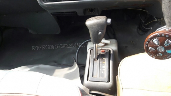 รถตู้  TOYOTA   ปีจดทะเบียน  2540  81 แรงม้า ใช้เชื้อเพลิง LPG สลับเบนซินได้ ทุกอย่างลงเล่มในทะเบียนแล้ว