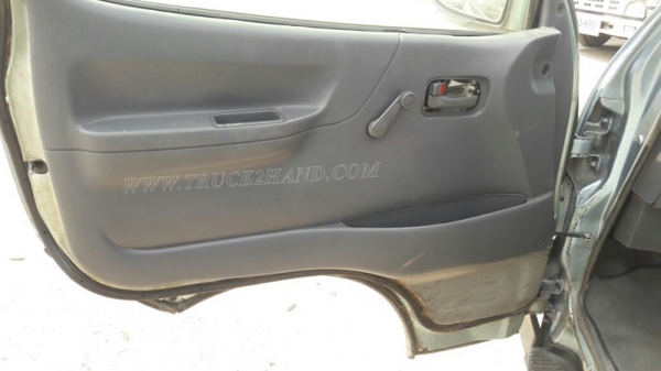 รถตู้  TOYOTA   ปีจดทะเบียน  2540  81 แรงม้า ใช้เชื้อเพลิง LPG สลับเบนซินได้ ทุกอย่างลงเล่มในทะเบียนแล้ว