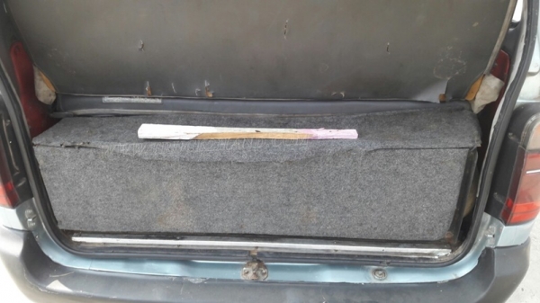 รถตู้  TOYOTA   ปีจดทะเบียน  2540  81 แรงม้า ใช้เชื้อเพลิง LPG สลับเบนซินได้ ทุกอย่างลงเล่มในทะเบียนแล้ว