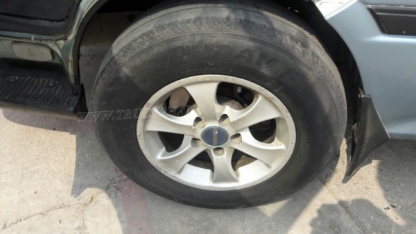 รถตู้  TOYOTA   ปีจดทะเบียน  2540  81 แรงม้า ใช้เชื้อเพลิง LPG สลับเบนซินได้ ทุกอย่างลงเล่มในทะเบียนแล้ว