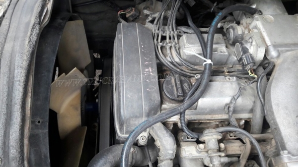 รถตู้  TOYOTA   ปีจดทะเบียน  2540  81 แรงม้า ใช้เชื้อเพลิง LPG สลับเบนซินได้ ทุกอย่างลงเล่มในทะเบียนแล้ว