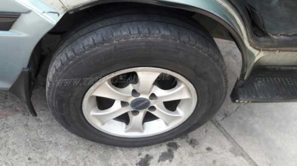 รถตู้  TOYOTA   ปีจดทะเบียน  2540  81 แรงม้า ใช้เชื้อเพลิง LPG สลับเบนซินได้ ทุกอย่างลงเล่มในทะเบียนแล้ว