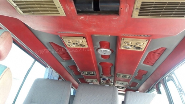 รถตู้  TOYOTA   ปีจดทะเบียน  2540  81 แรงม้า ใช้เชื้อเพลิง LPG สลับเบนซินได้ ทุกอย่างลงเล่มในทะเบียนแล้ว