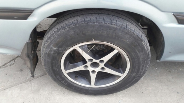 รถตู้  TOYOTA   ปีจดทะเบียน  2540  81 แรงม้า ใช้เชื้อเพลิง LPG สลับเบนซินได้ ทุกอย่างลงเล่มในทะเบียนแล้ว