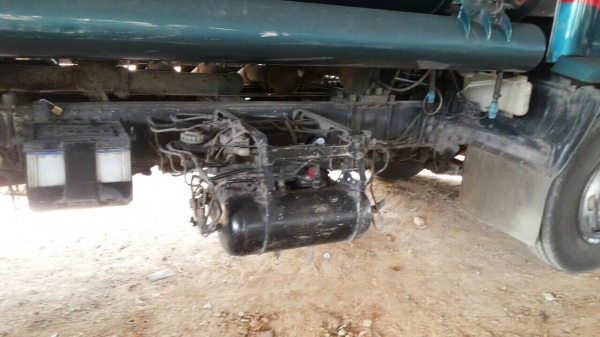 ISUZU 10ล้อ เพลาเดียว ถังน้ำมัน เครื่อง195แรง สภาพสวย ยางดี 10เส้น  เครื่องดี ครัทซีสวย ขาย 850,000 บาท ศุภากร  081-1903107 ,081-4252943