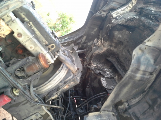 ISUZU 10ล้อ เพลาเดียว ถังน้ำมัน เครื่อง195แรง สภาพสวย ยางดี 10เส้น  เครื่องดี ครัทซีสวย ขาย 850,000 บาท ศุภากร  081-1903107 ,081-4252943