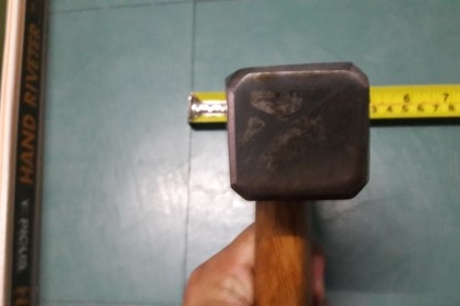 ขายค้อนปอนทาปาเรียงานเก่าอินเดียเหล็กเหนียวขนาดหัวค้อน1และ1.25กิโลกรัม ขายค้อนปอนทาปาเรียงานเก่าอินเดียเหล็กเหนียวขนาดหัวค้อน1และ1.25กิโลกรัม