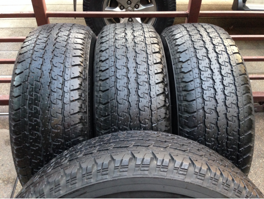 ยาง Bridgestone 265 70 16 สิ้นปี12 ดอกเยอะ พร้อมใช้งาน ราคาไม่แพง