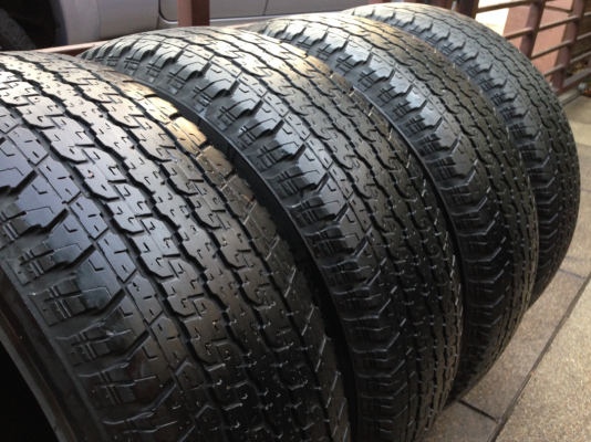 ยาง Bridgestone 265 70 16 สิ้นปี12 ดอกเยอะ พร้อมใช้งาน ราคาไม่แพง
