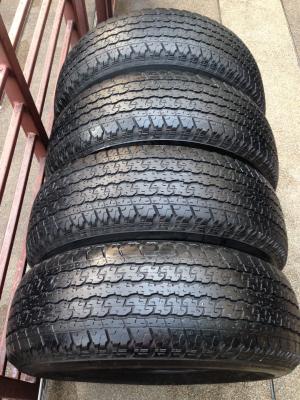 ยาง Bridgestone 265 70 16 สิ้นปี12 ดอกเยอะ พร้อมใช้งาน ราคาไม่แพง