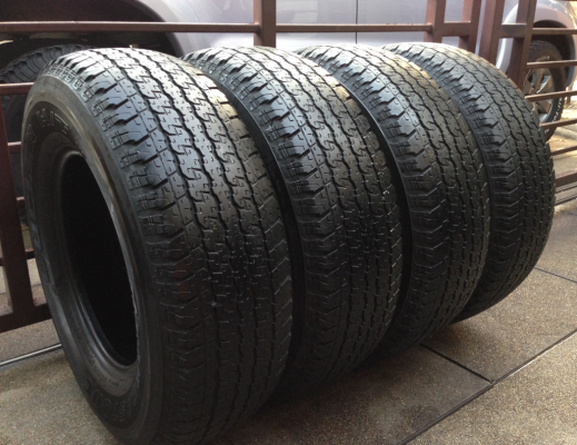 ยาง Bridgestone 265 70 16 สิ้นปี12 ดอกเยอะ พร้อมใช้งาน ราคาไม่แพง