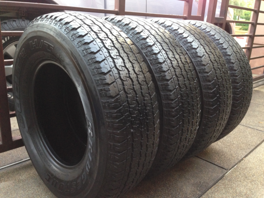 ยาง Bridgestone 265 70 16 สิ้นปี12 ดอกเยอะ พร้อมใช้งาน ราคาไม่แพง